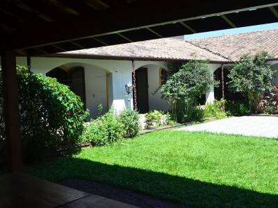 ALUGUE POR TEMPORADA UBATUBA. CASA A MENOS...
