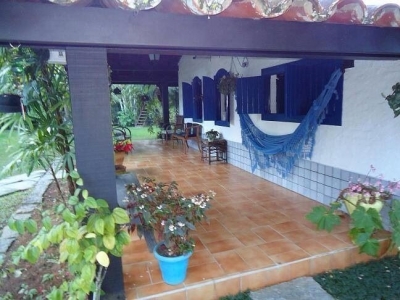 CASA PARA TEMPORADA UBATUBA A 200m DA PRAIA...