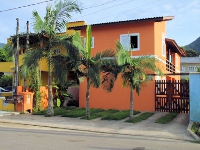 ALUGUEL POR TEMPORADA UBATUBA. APTO EM MARANDUBA.