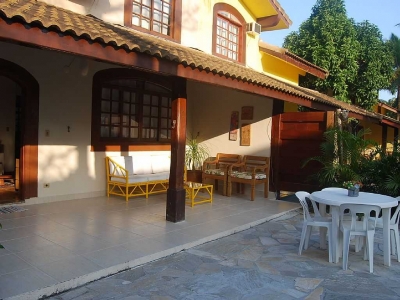 CASA PARA TEMPORADA SÃO SEBASTIÃO EM CONDOMÍNIO...