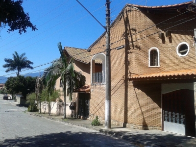 CASA TEMPORADA SÃO SEBASTIÃO. SOBRADO COM...