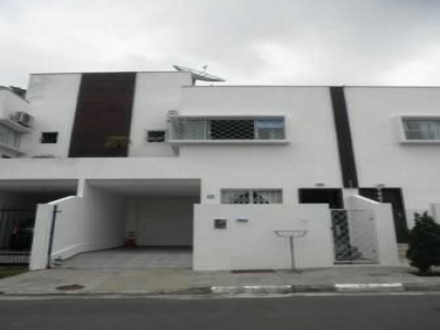 CASA TEMPORADA BALNEÁRIO CAMBORIÚ NA PRAIA...