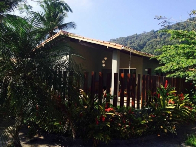 CASA PARA TEMPORADA GUARUJÁ EM CONDOMÍNIO...