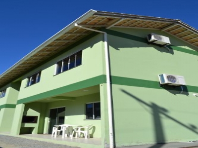 APARTAMENTO TEMPORADA BOMBINHAS. 1 E 2 QUARTOS....