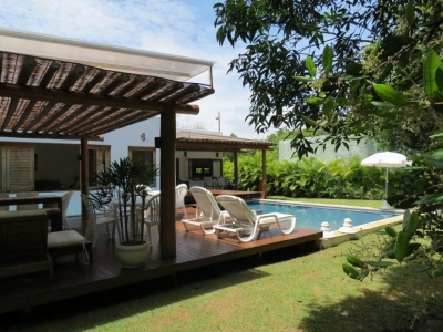 CASA NA PRAIA PARA ALUGAR GUARAJUBA. EM CONDOMÍNIO...