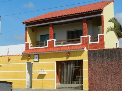 CASA PARA TEMPORADA PERUÍBE. COM PISCINA...
