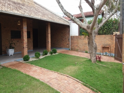 CASA NA PRAIA PARA ALUGAR GAROPABA - SC....