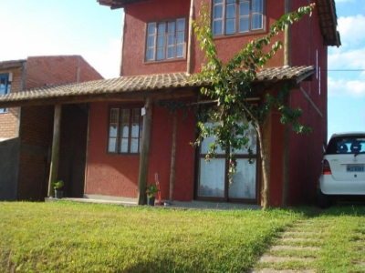 CASA PARA TEMPORADA GAROPABA - SC. CENTRO