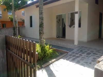 CASA NA PRAIA PARA ALUGAR ITAPOÁ - SC