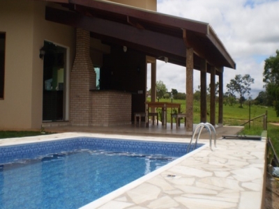 CASA PARA ALUGAR PARANAPANEMA-SP