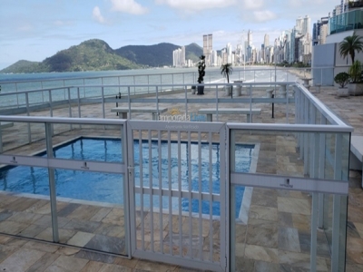 CASAS DE FERIAS COM PISCINA BALNEÁRIO CAMBORIÚ...